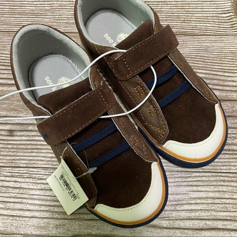 NWT! Brown hook and loop boy casual shoes